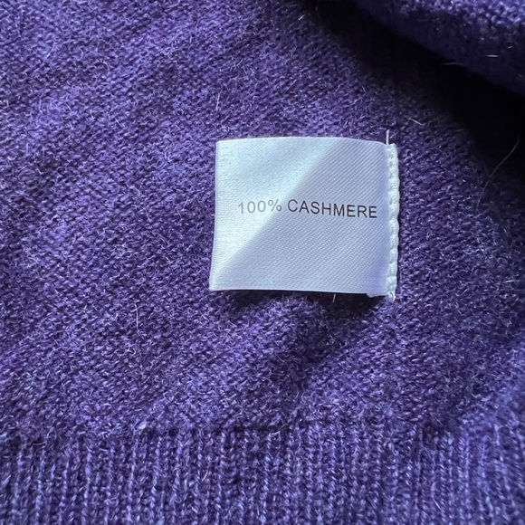 Cullen Women’s unique draped 100% cashmere Purple Sweater - Picture 5 of 5